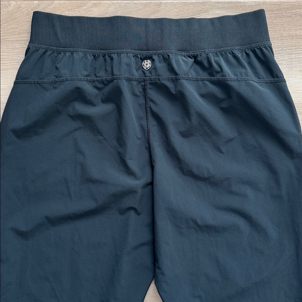 Lilly Pulitzer - Luxletic Run Around Pants - Picture 9 of 13